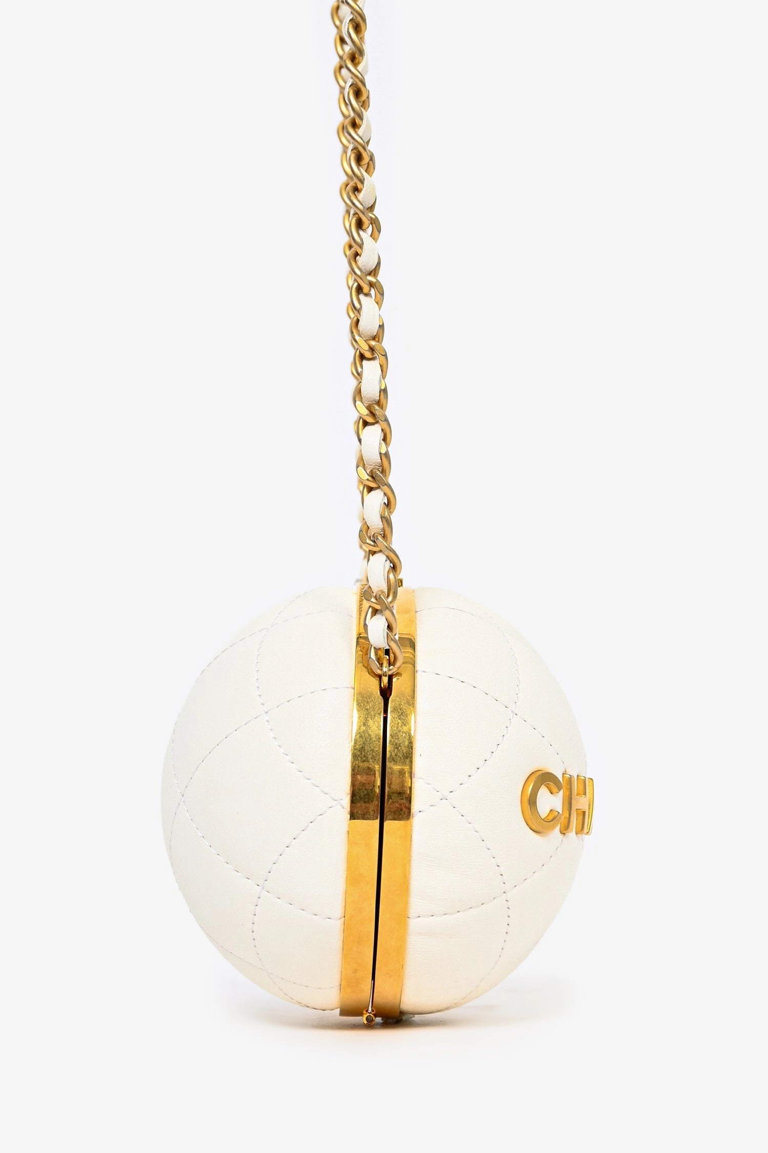 Pre-Loved Chanel White Lambskin Leather Paris-Le19M Coco Sphere Minaudiere Bag
