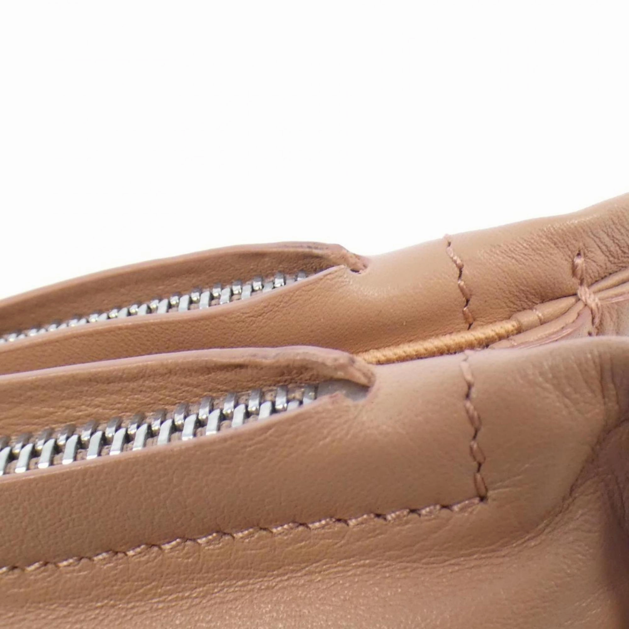 Salvatore Ferragamo Leather Handbag (Pre-Owned)
