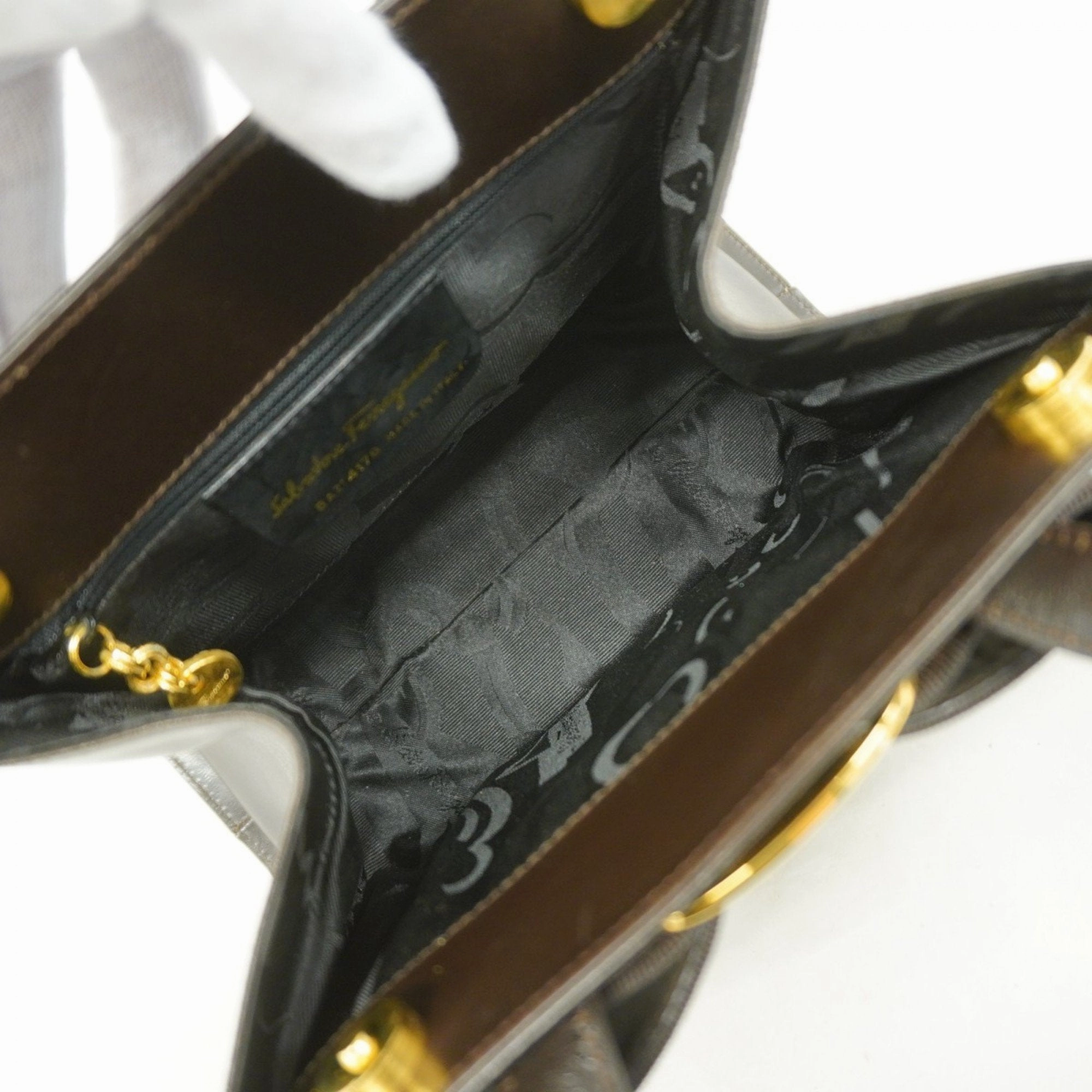 Salvatore Ferragamo Leather Handbag (Pre-Owned)