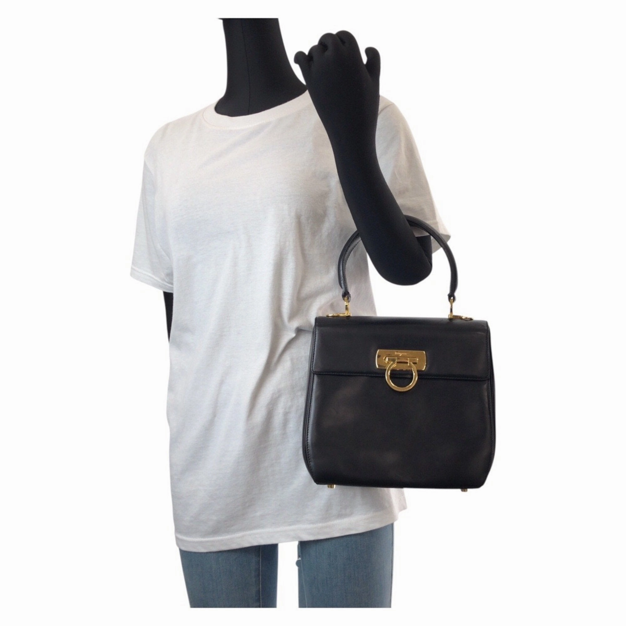 Salvatore Ferragamo Leather Handbag (Pre-Owned)