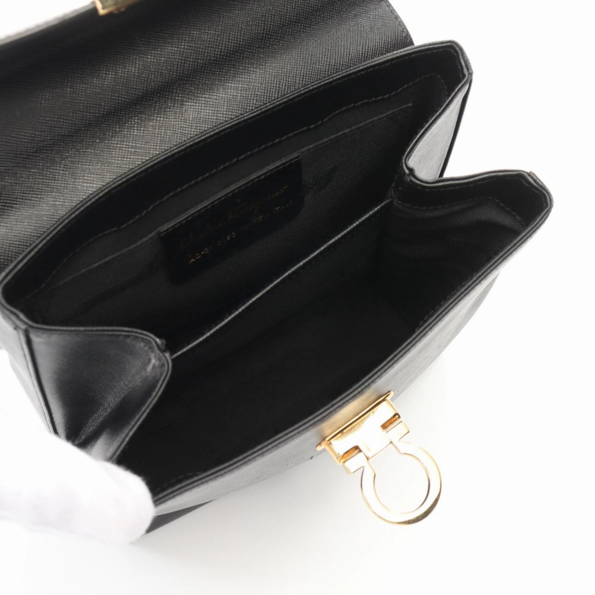 Salvatore Ferragamo Leather Handbag (Pre-Owned)
