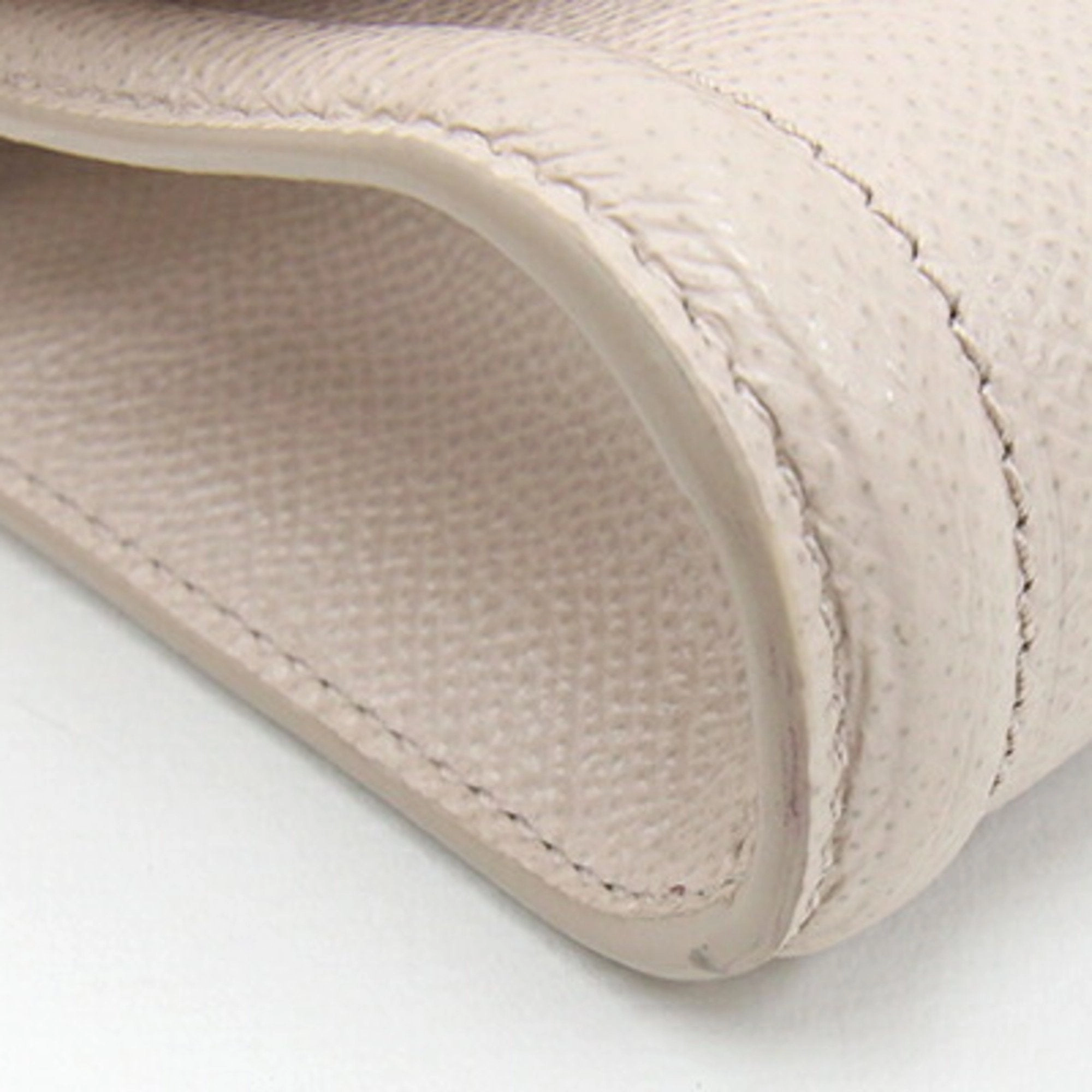 Salvatore Ferragamo Leather Pochette Shoulder Bag (Pre-Owned)