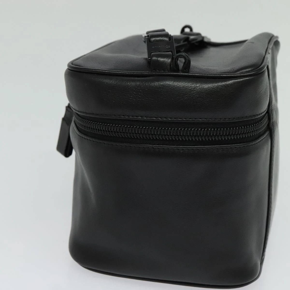 Salvatore Ferragamo Leather Shoulder Bag (Pre-Owned)