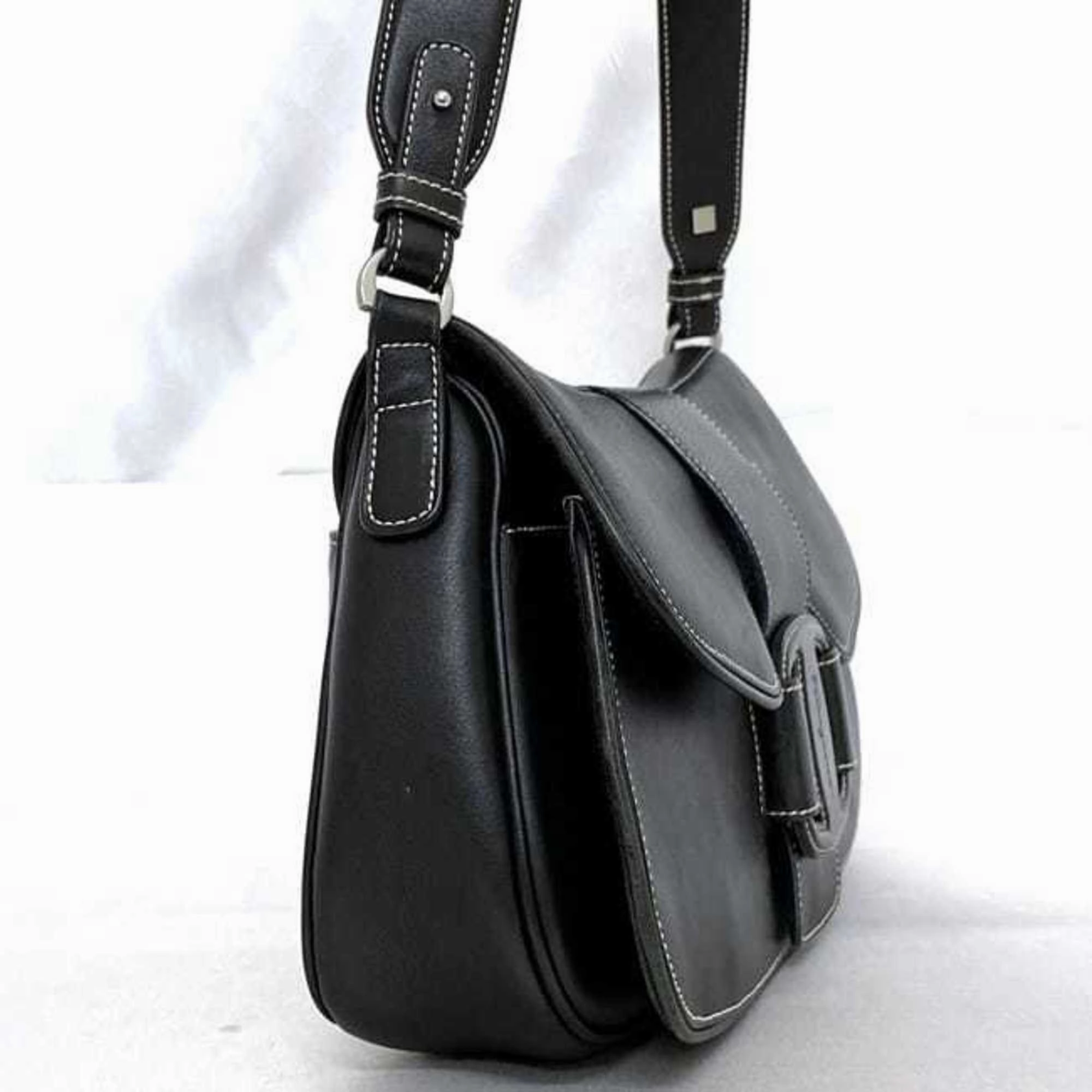 Salvatore Ferragamo  Leather Shoulder Bag (Pre-Owned)