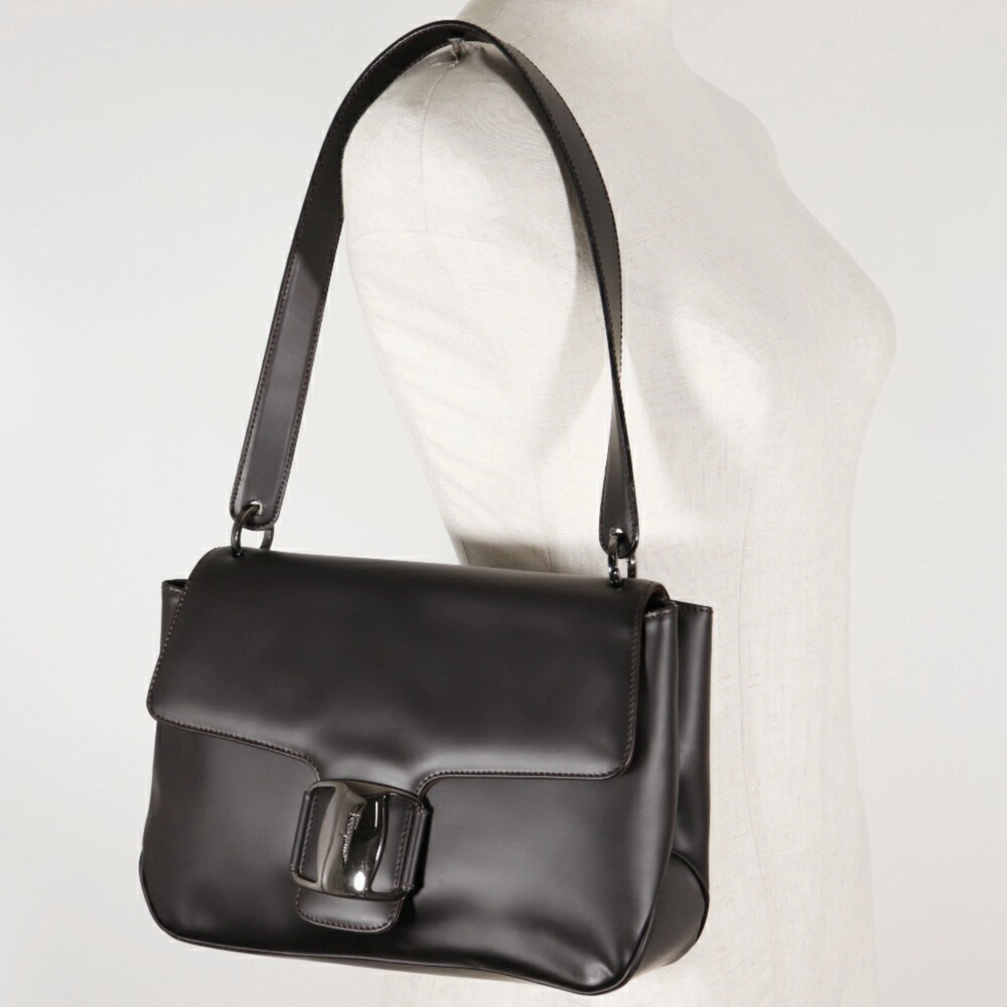 Salvatore Ferragamo Vara Leather Shoulder Bag (Pre-Owned)