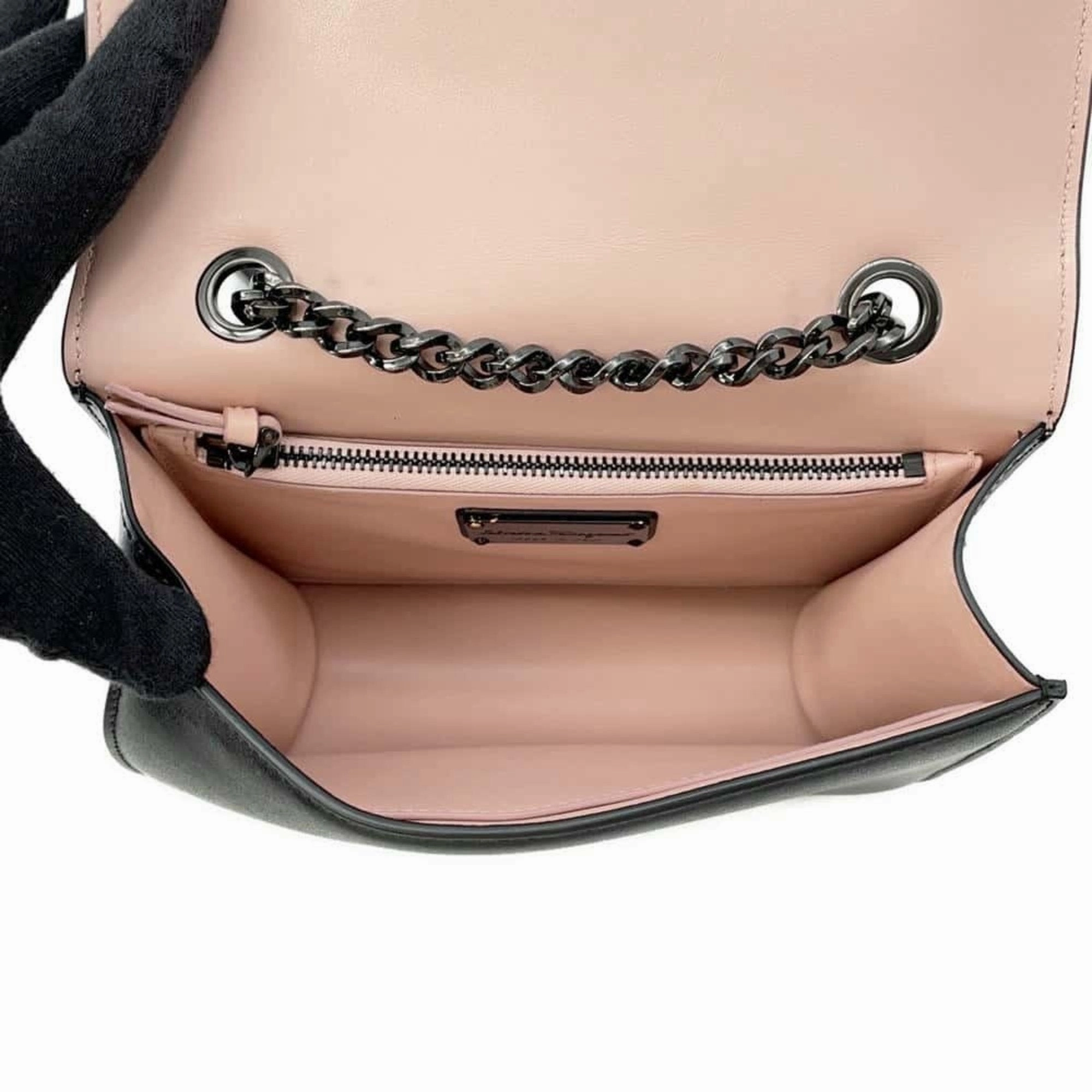 Salvatore Ferragamo Vara Leather Shoulder Bag (Pre-Owned)