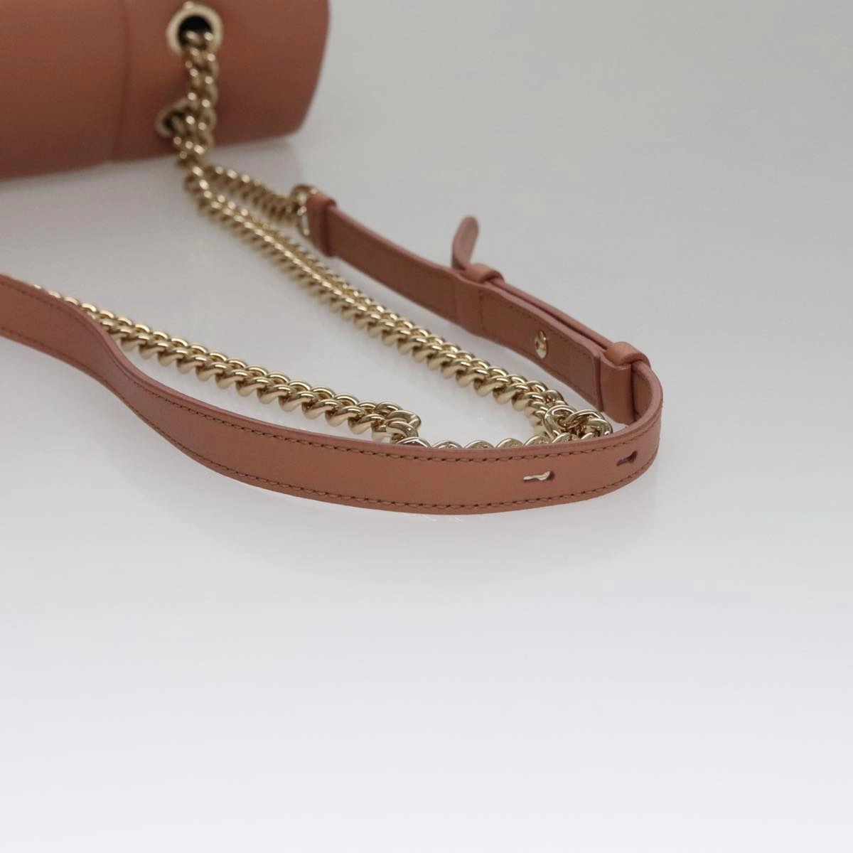 Salvatore Ferragamo Vara Leather Shoulder Bag (Pre-Owned)