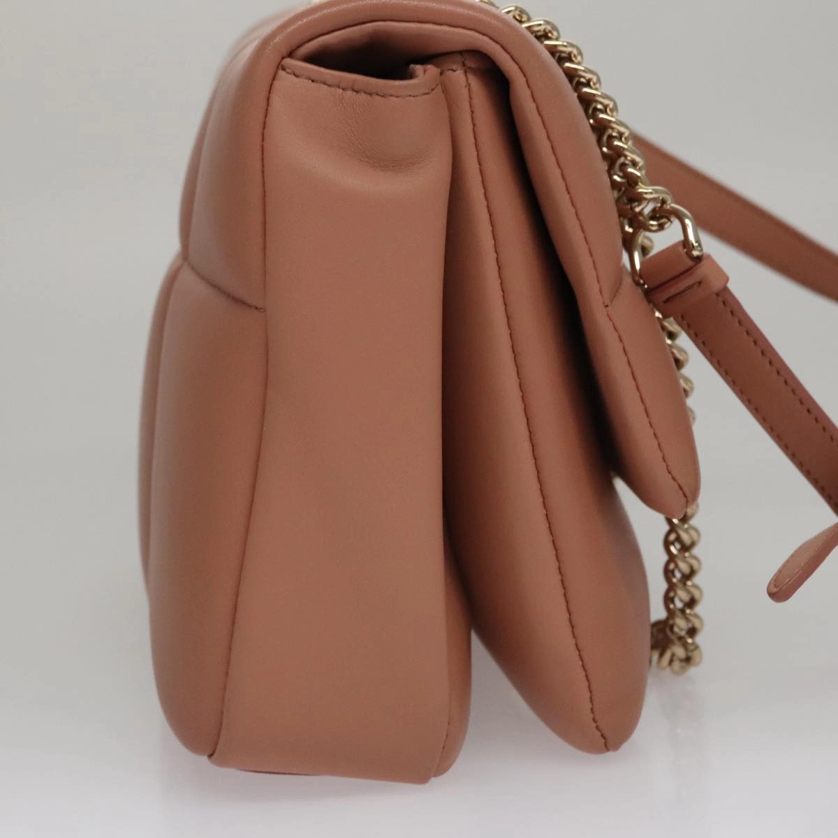 Salvatore Ferragamo Vara Leather Shoulder Bag (Pre-Owned)