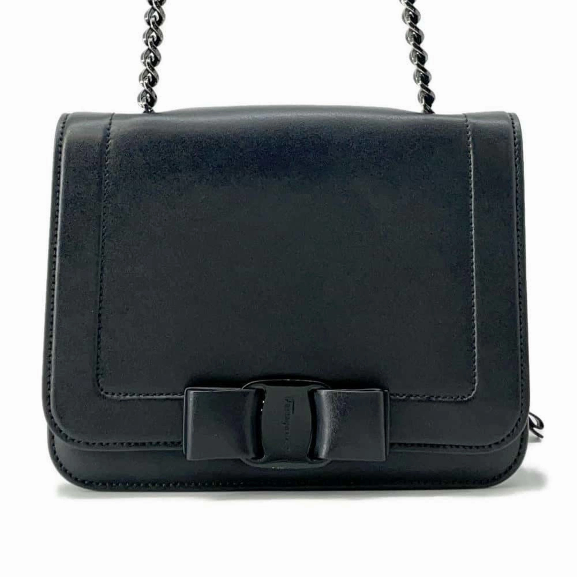 Salvatore Ferragamo Vara Leather Shoulder Bag (Pre-Owned)