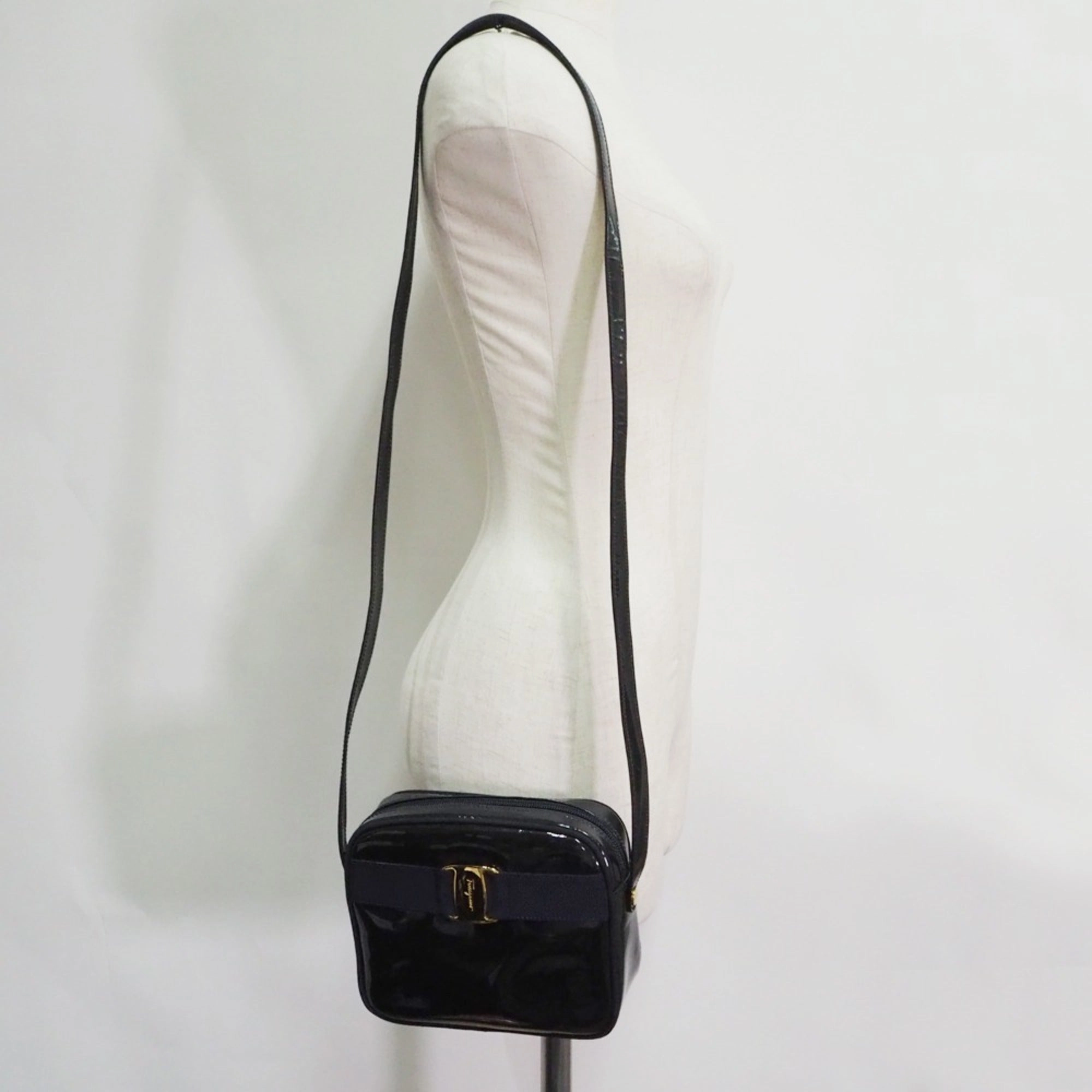 Salvatore Ferragamo Vara Patent Leather Shoulder Bag (Pre-Owned)