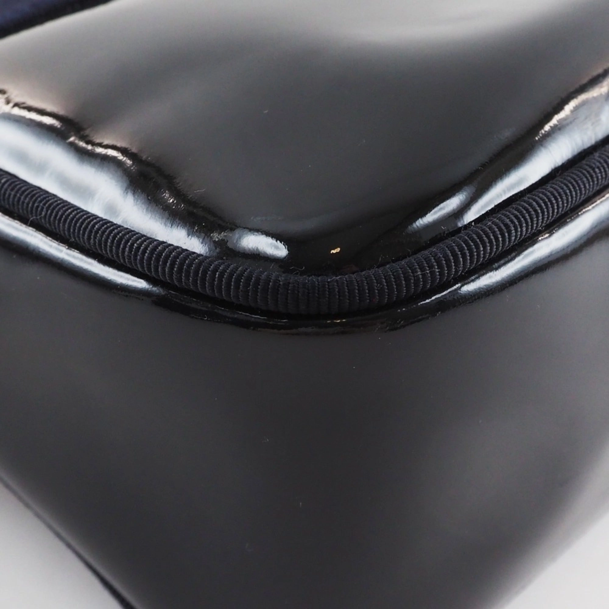 Salvatore Ferragamo Vara  Patent Leather Shoulder Bag (Pre-Owned)
