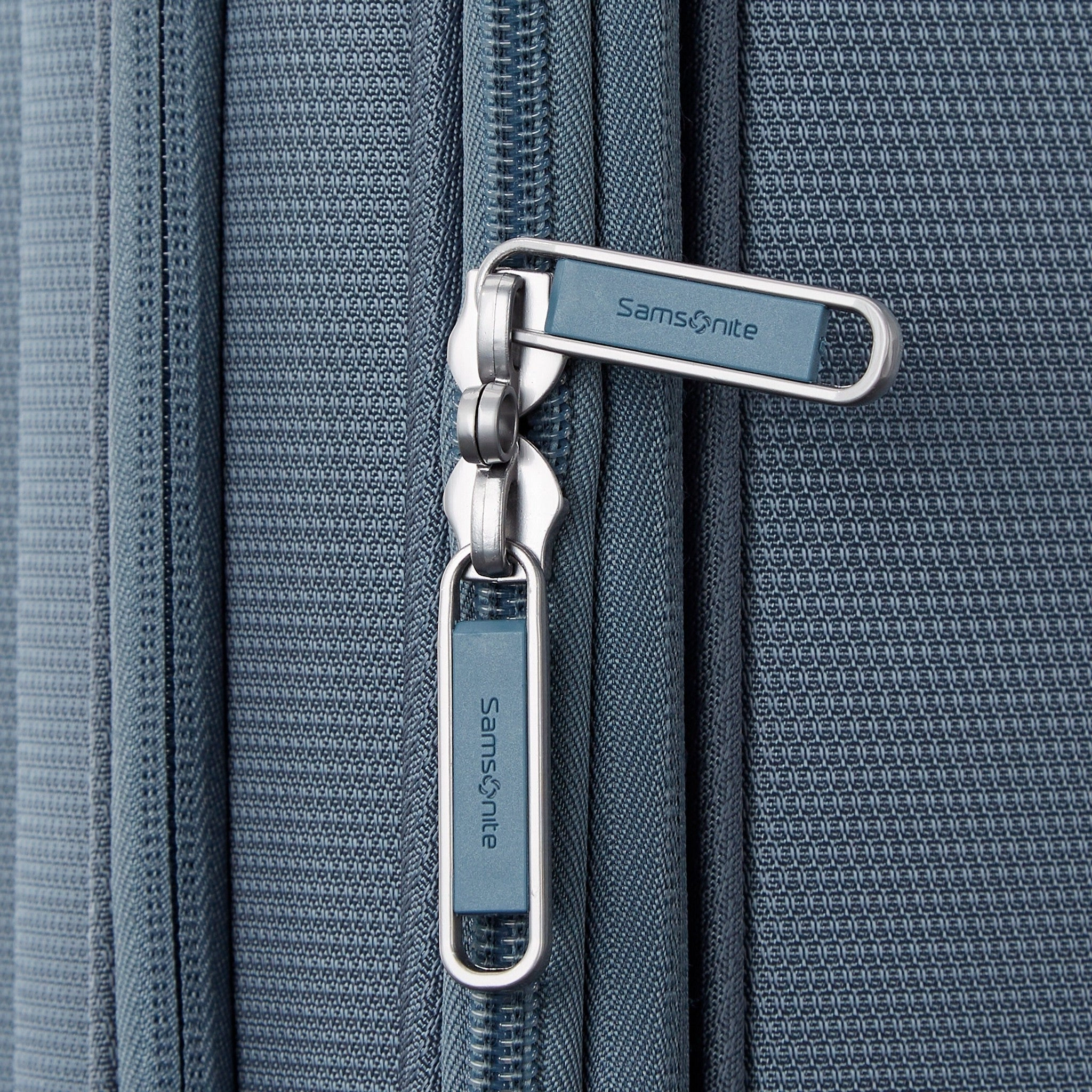Samsonite UpLift Softside Medium Expandable Spinner