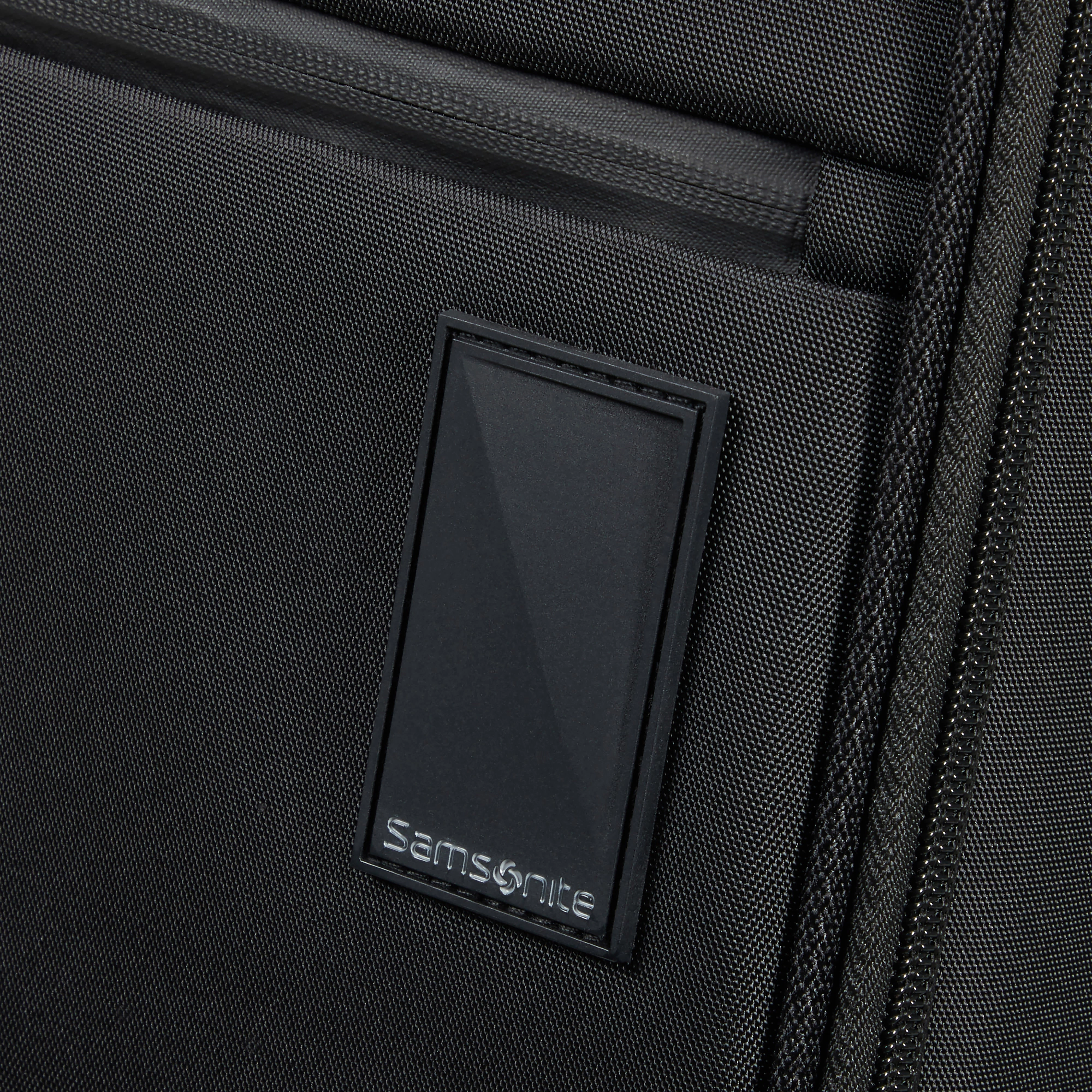 Samsonite Vaycay Spinner Medium Expandable Luggage