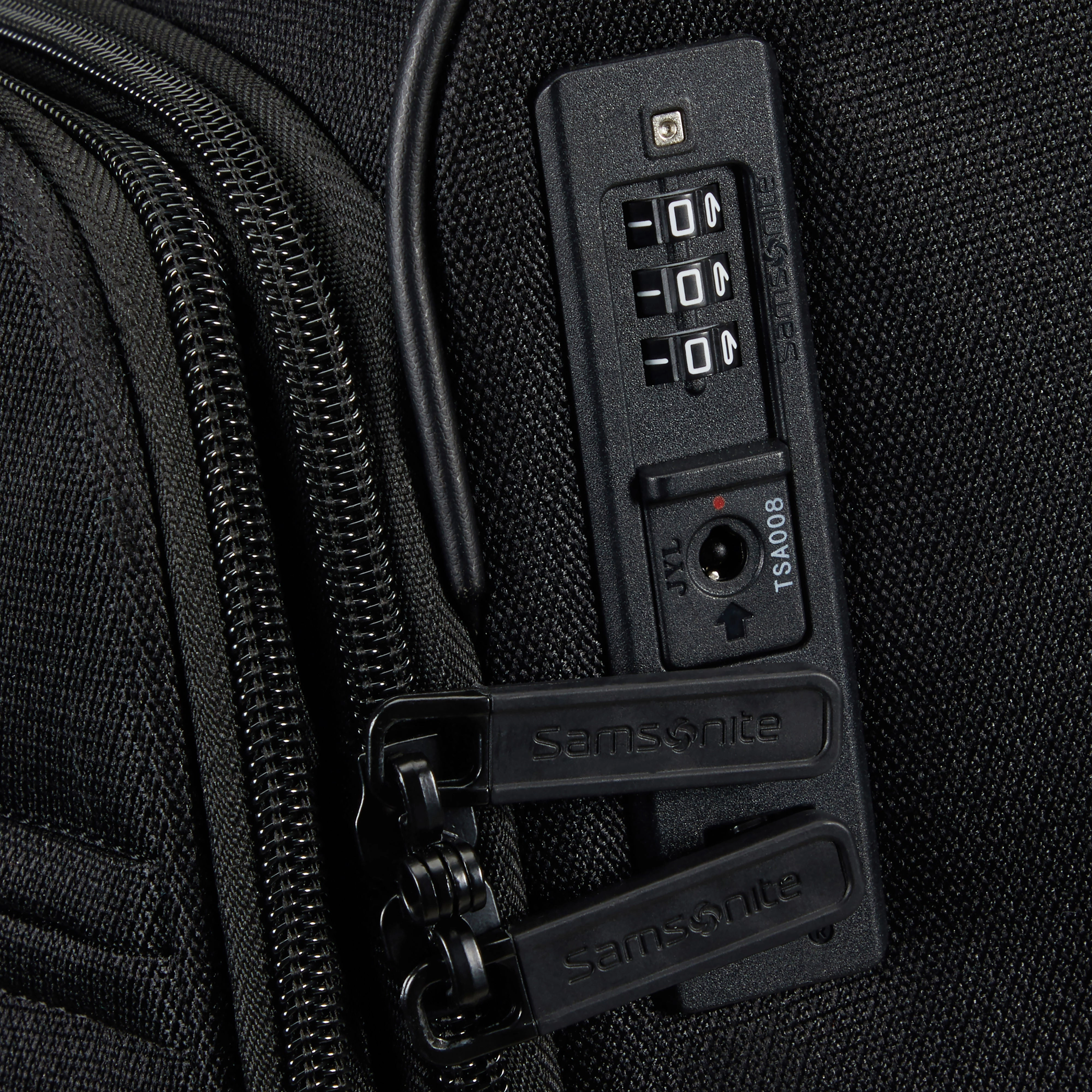 Samsonite Vaycay Spinner Medium Expandable Luggage