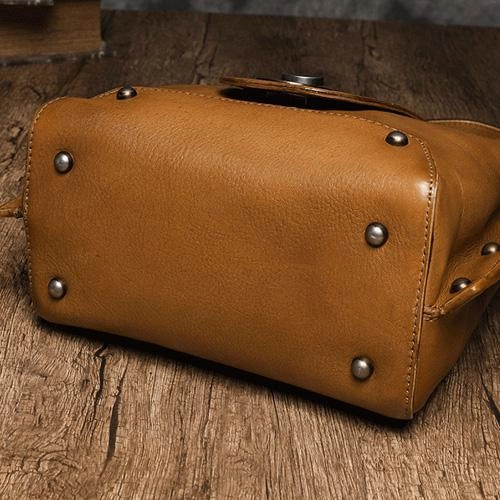 Small Vintage Womens Black Leather Chain Shoulder Bag Chain Fashion Brown Side Bag for Ladies