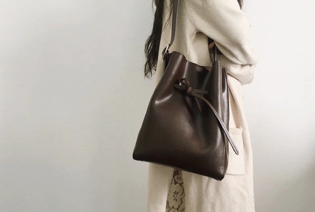Stylish Leather Brown Womens Bucket Purse Crossbody Bag Barrel Shoulder Bag for Women