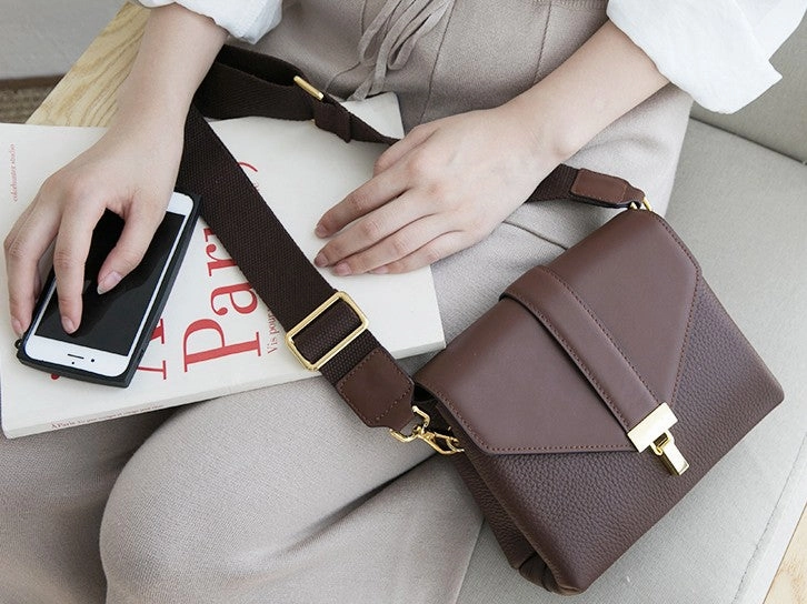 Stylish Leather Womens Messenger Crossbody Purse Minimalist Shoulder Bag for Women