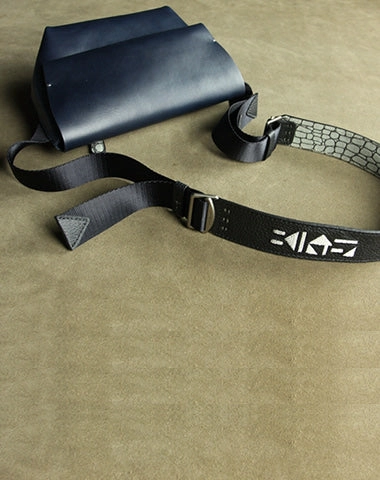 Stylish Womens Bright Black Leather Sling Bag Crossbody Shoulder Bag Purse Sling Pack for Ladies