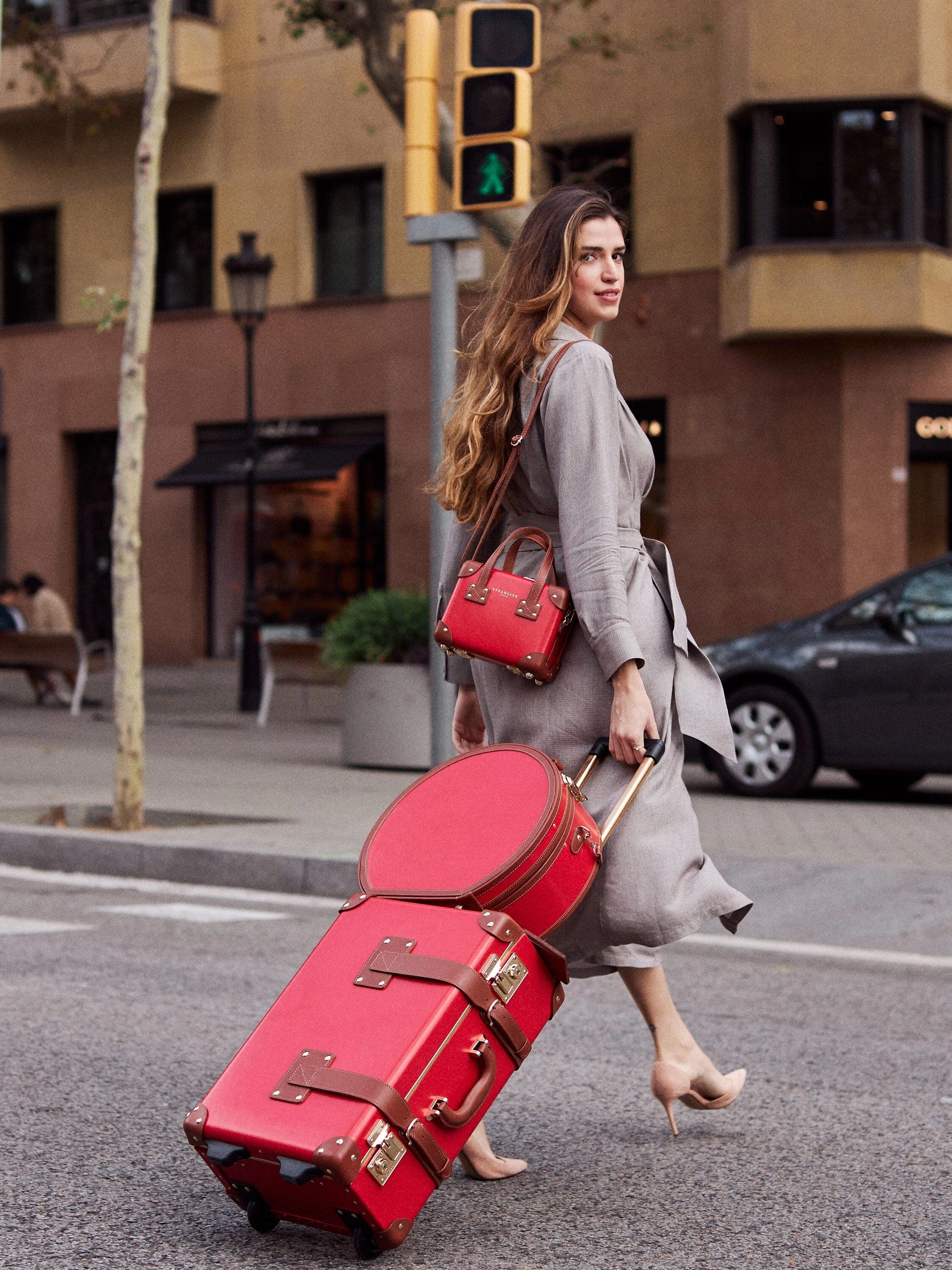 The Diplomat - Red Mini