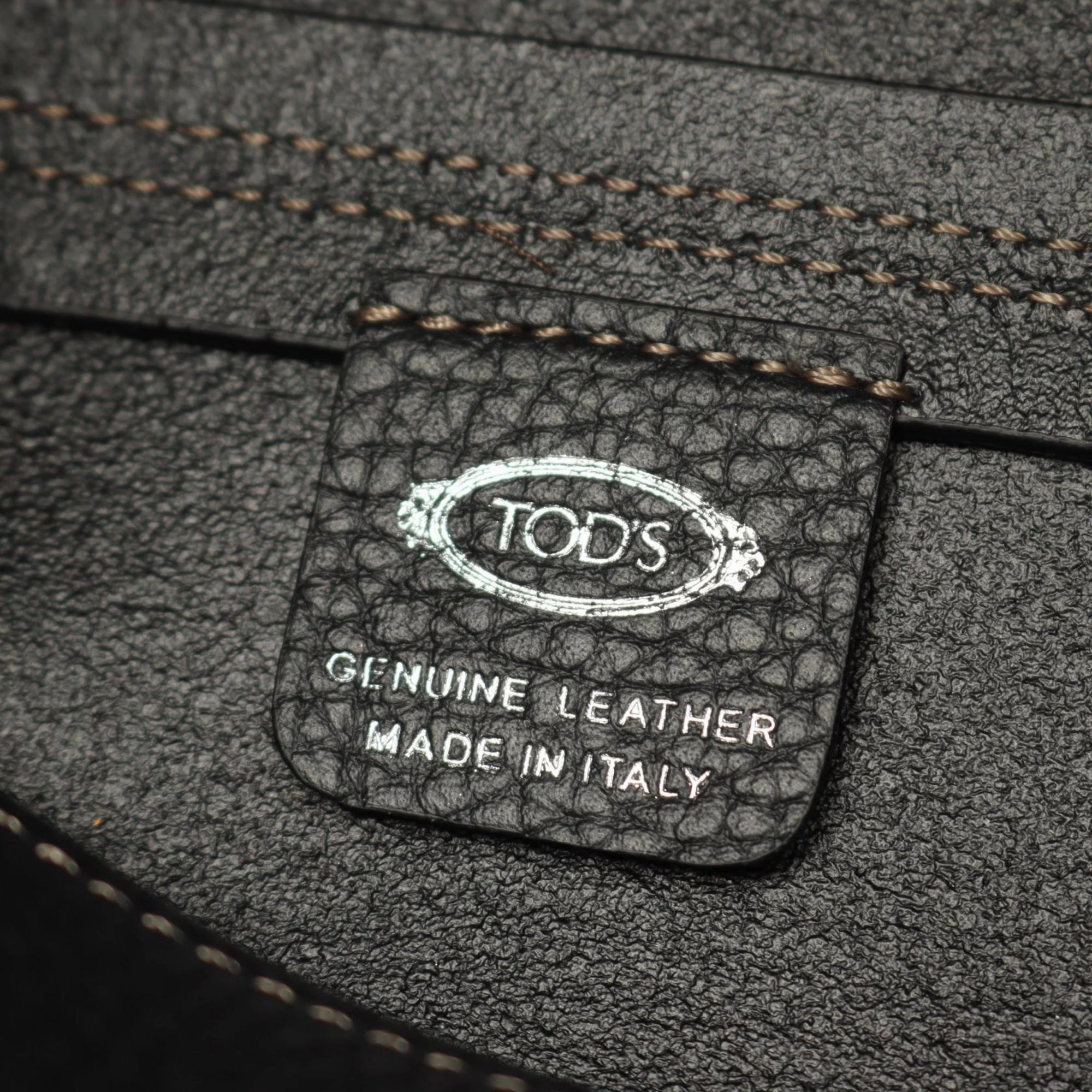 Tod's  Leather Handbag (Pre-Owned)