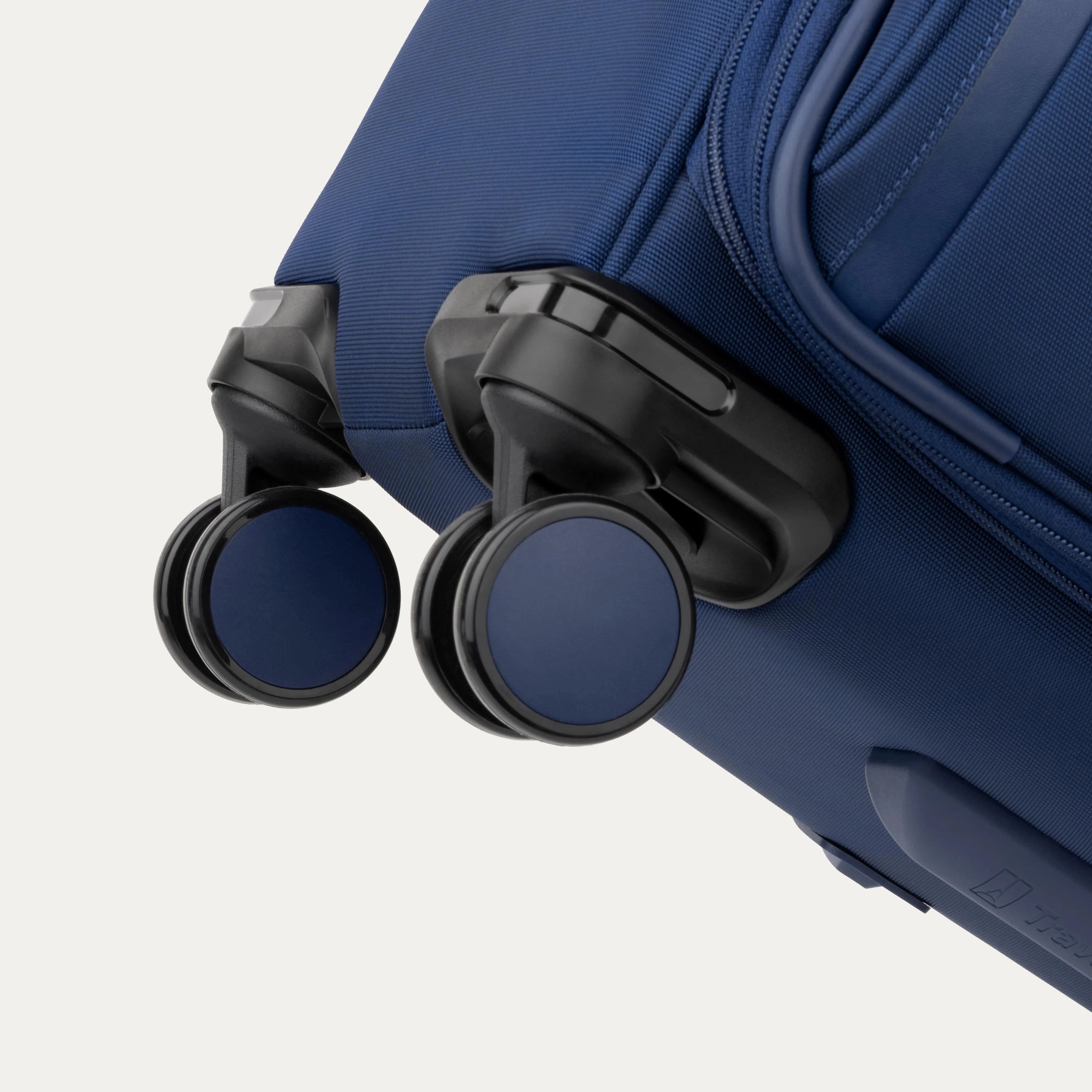 Travelpro VersaPack  Medium Check-In Expandable Spinner Luggage