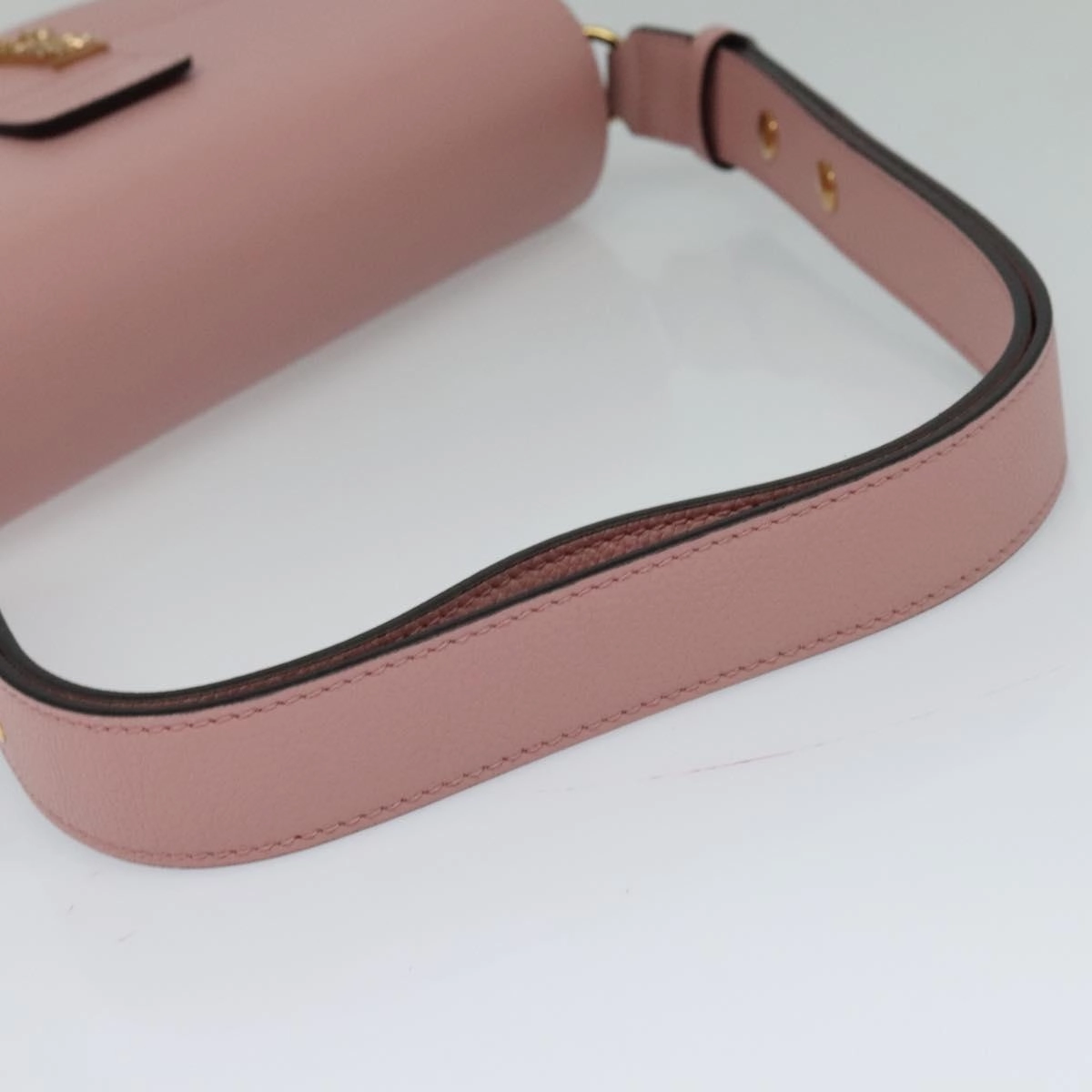Versace Leather Shoulder Bag (Pre-Owned)