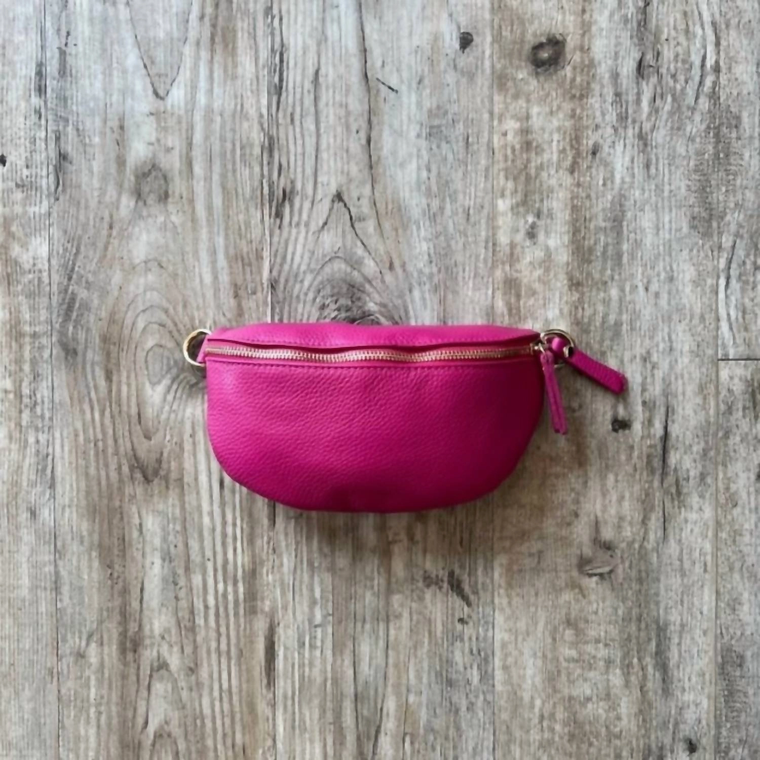 Women Leather Fanny Handbag In Fuchsia