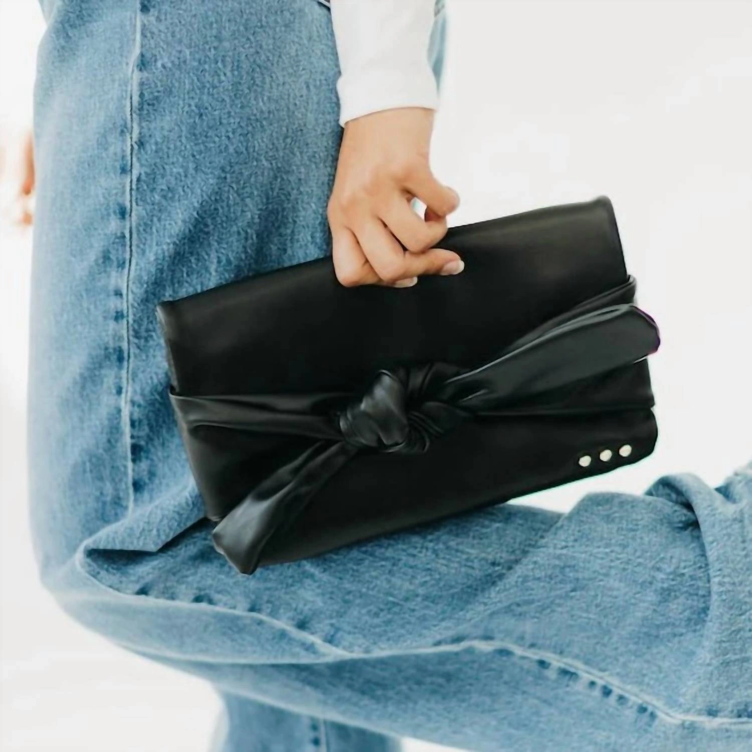 Women's Billie Bow Clutch Crossbody Bag In Black