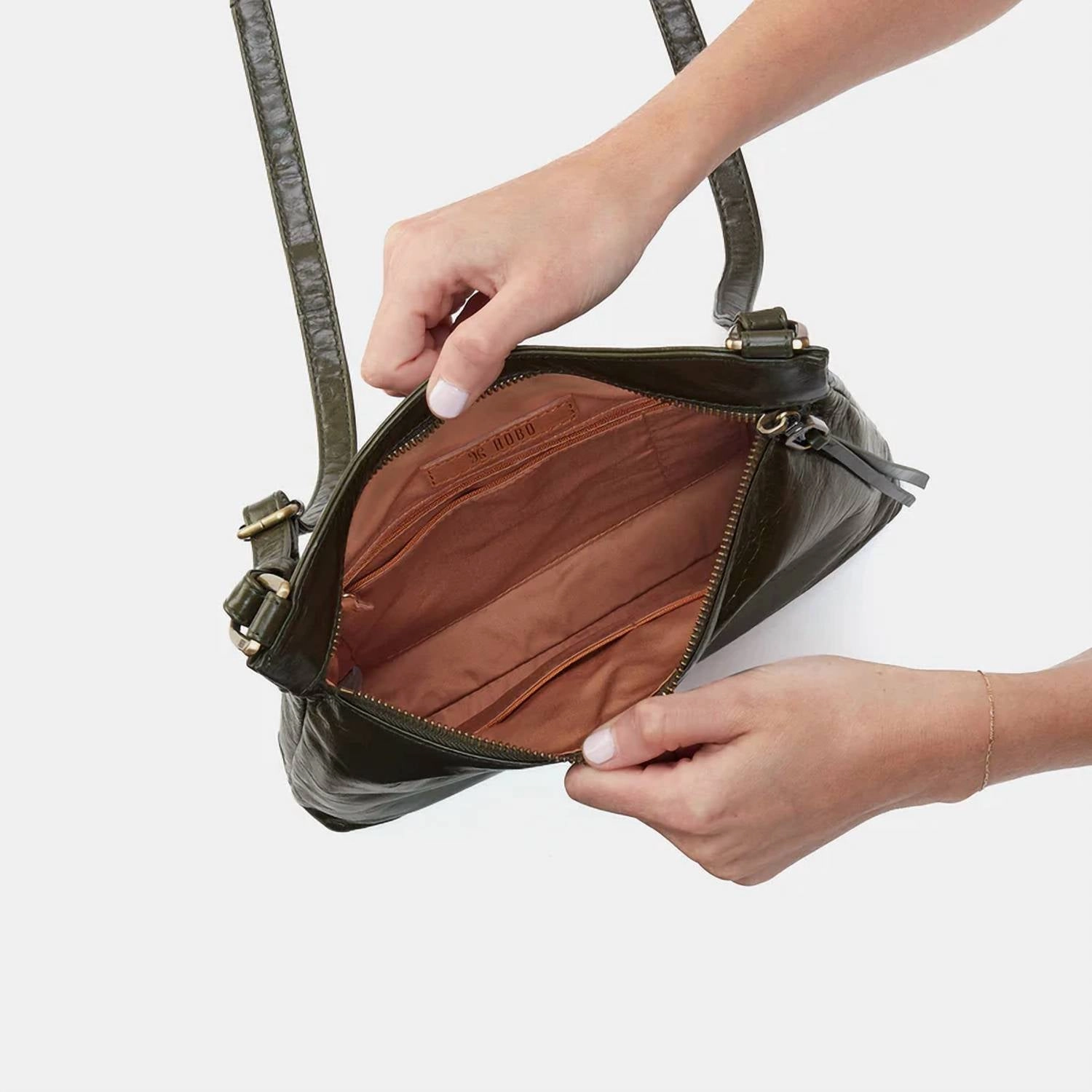 Women's Cambel Crossbody Bag In Deep Moss